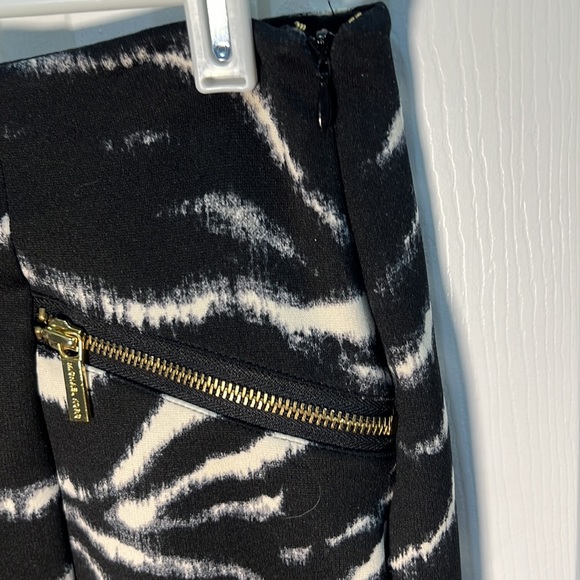 Michael Kors skirt, size 6 - Picture 3 of 8